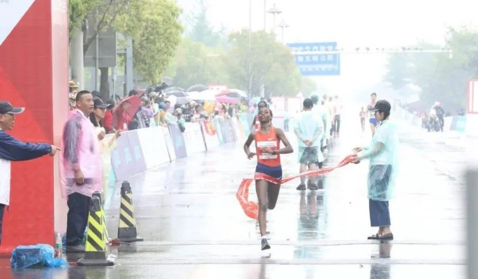 半程马拉松女子记录突破历史最佳成绩